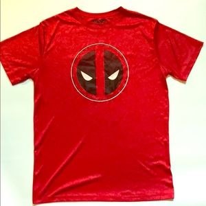 Red Dead Pool Tee Shirt 100% Polyester Size Small